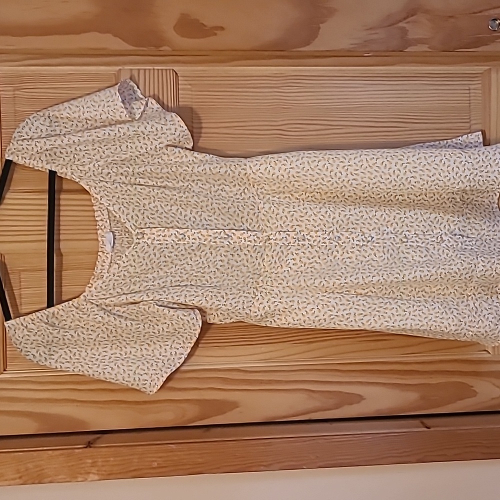 Size Large yellow floral dresss